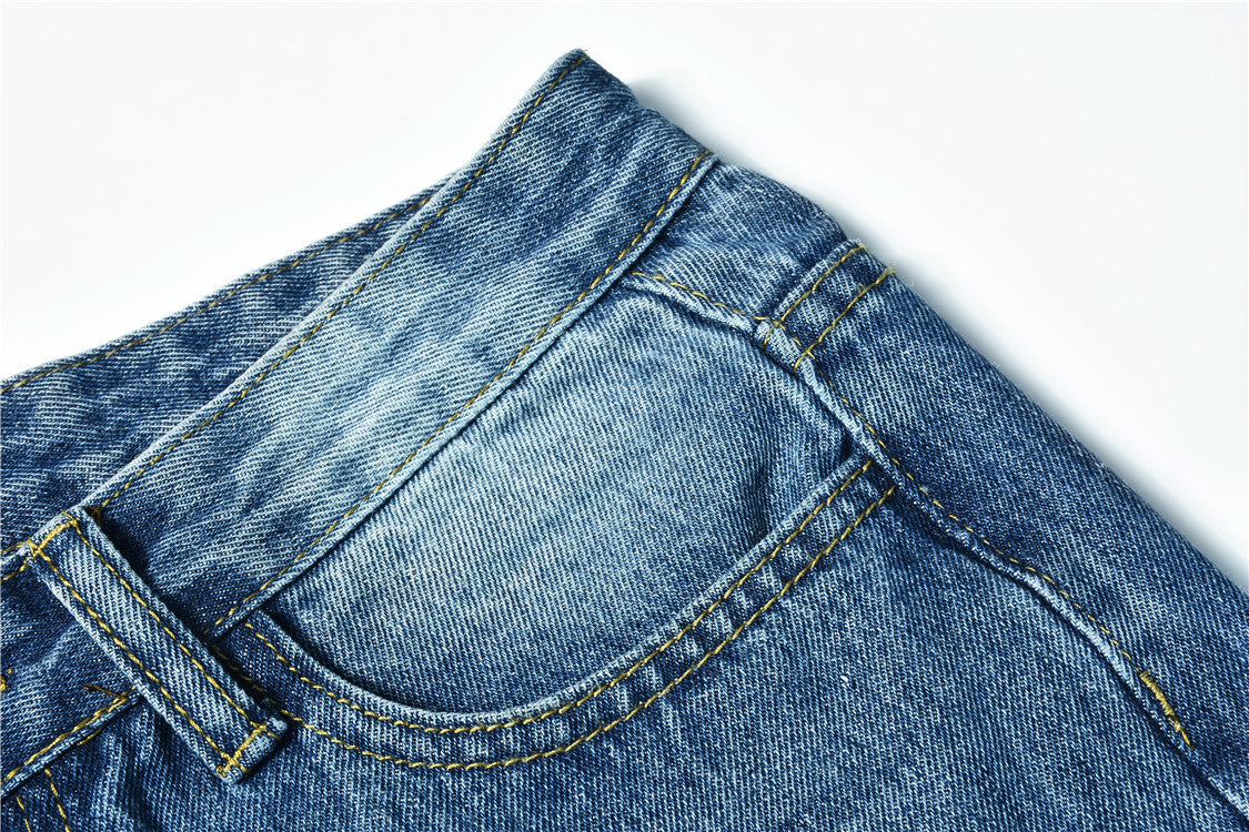Zerrissene Jeans für Frauen mit Persönlichkeit