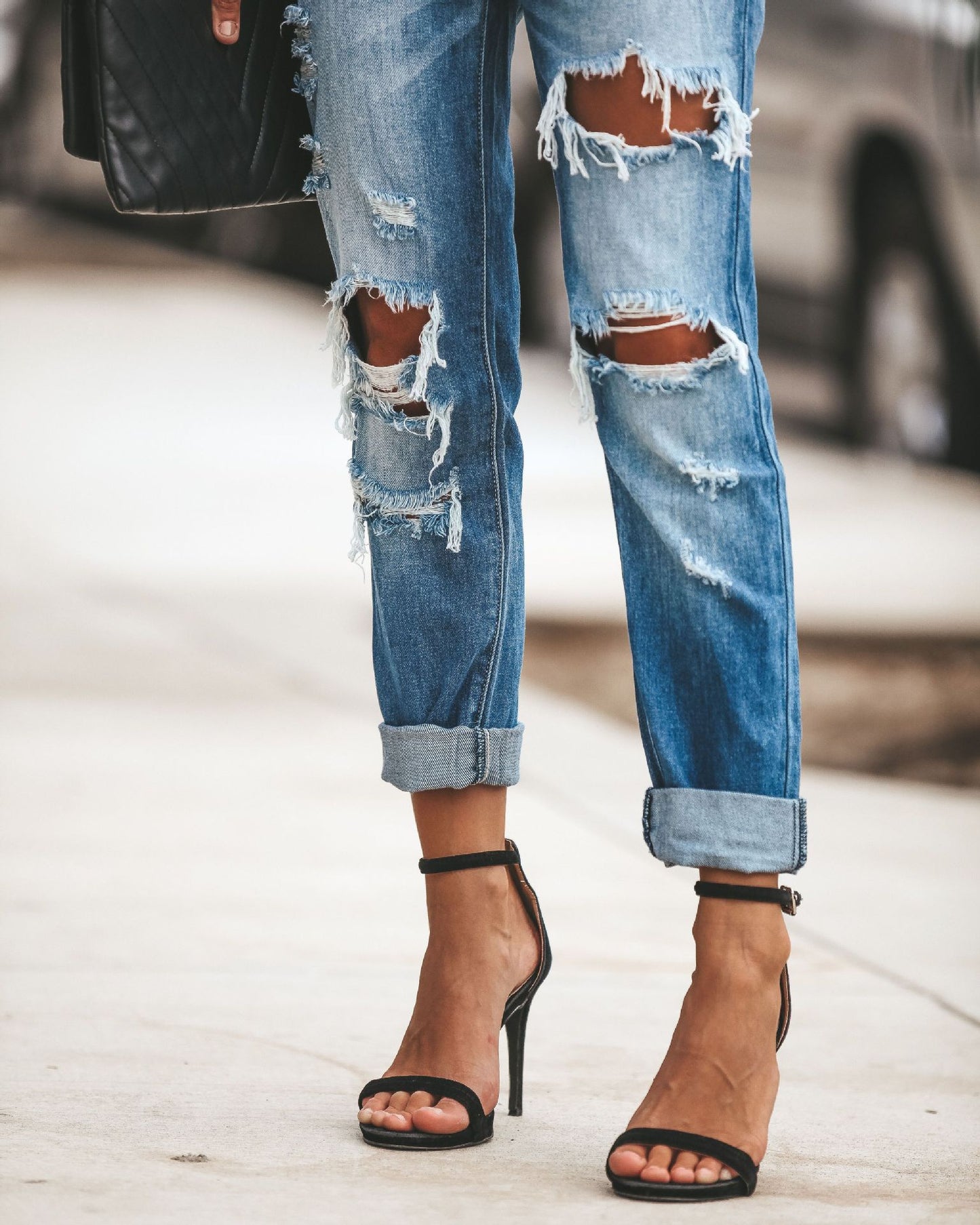 Modische Zerrissene Jeans im Oversize-Stil
