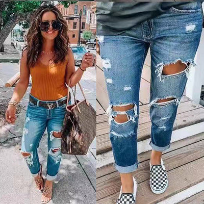 Zerrissene Jeans für Frauen mit Persönlichkeit
