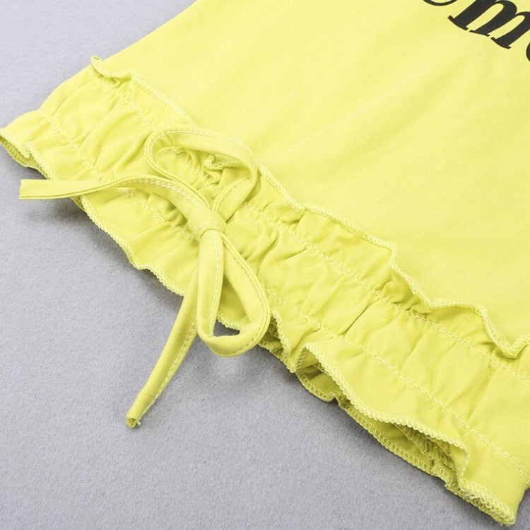 Gelbes Baumwoll-Brief-T-Shirt und Jeans-Anzug für Mädchen