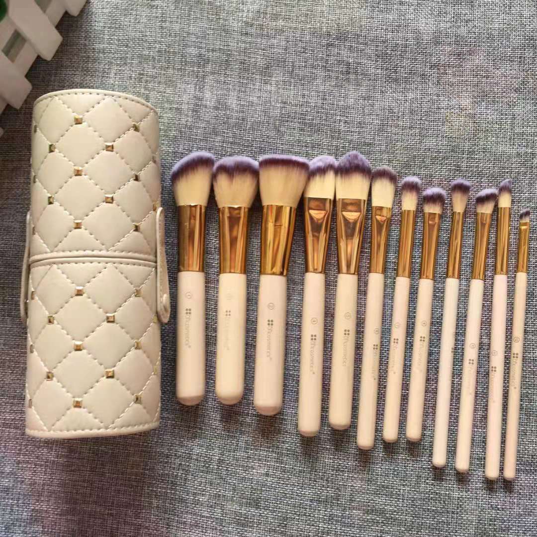 Make-up-Pinsel-Set: 12er Pack in Make-up-Eimer