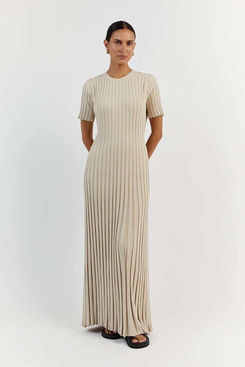 Rundhals-Strickkleid mit schmaler Taille und Streifenmuster