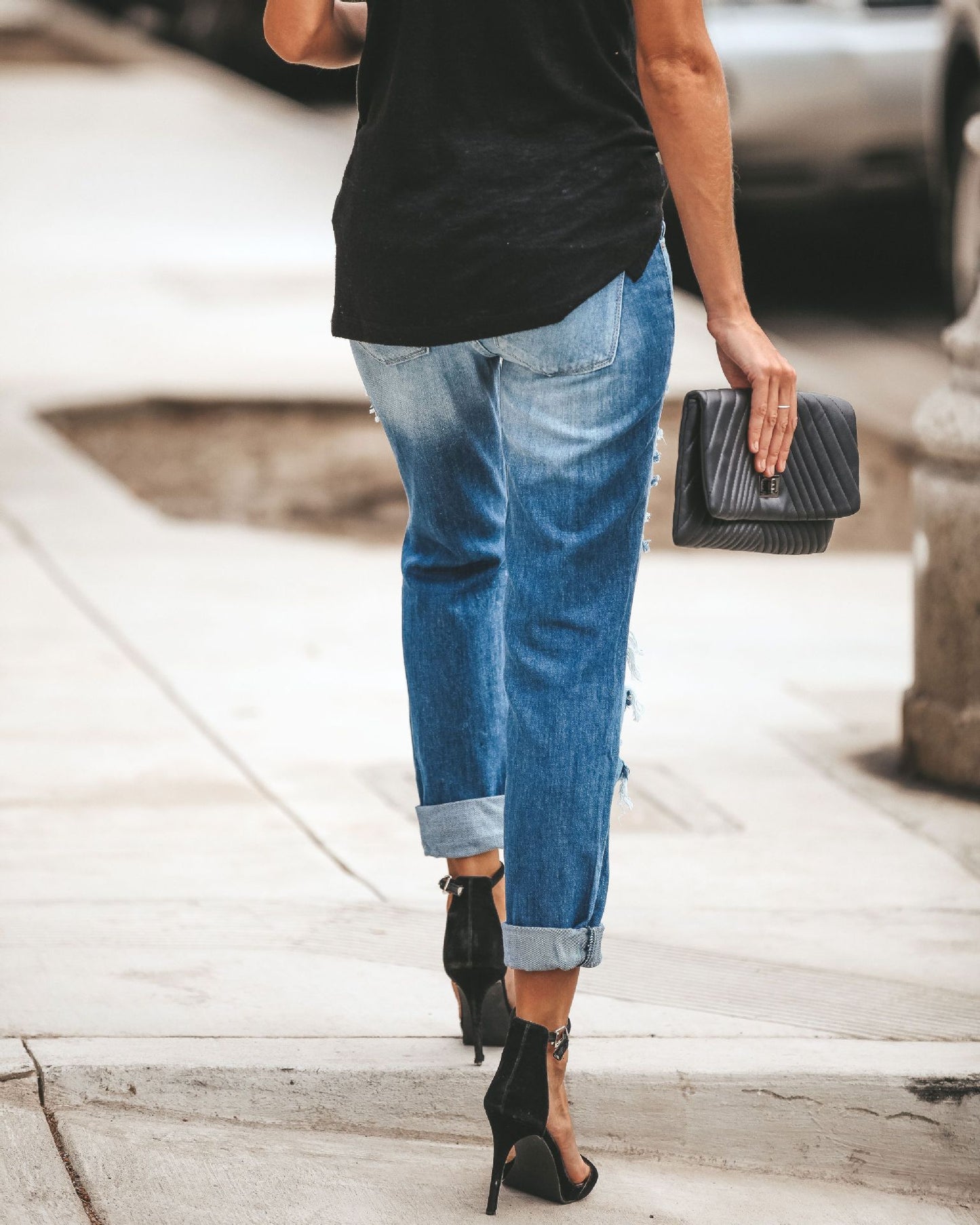 Modische Zerrissene Jeans im Oversize-Stil