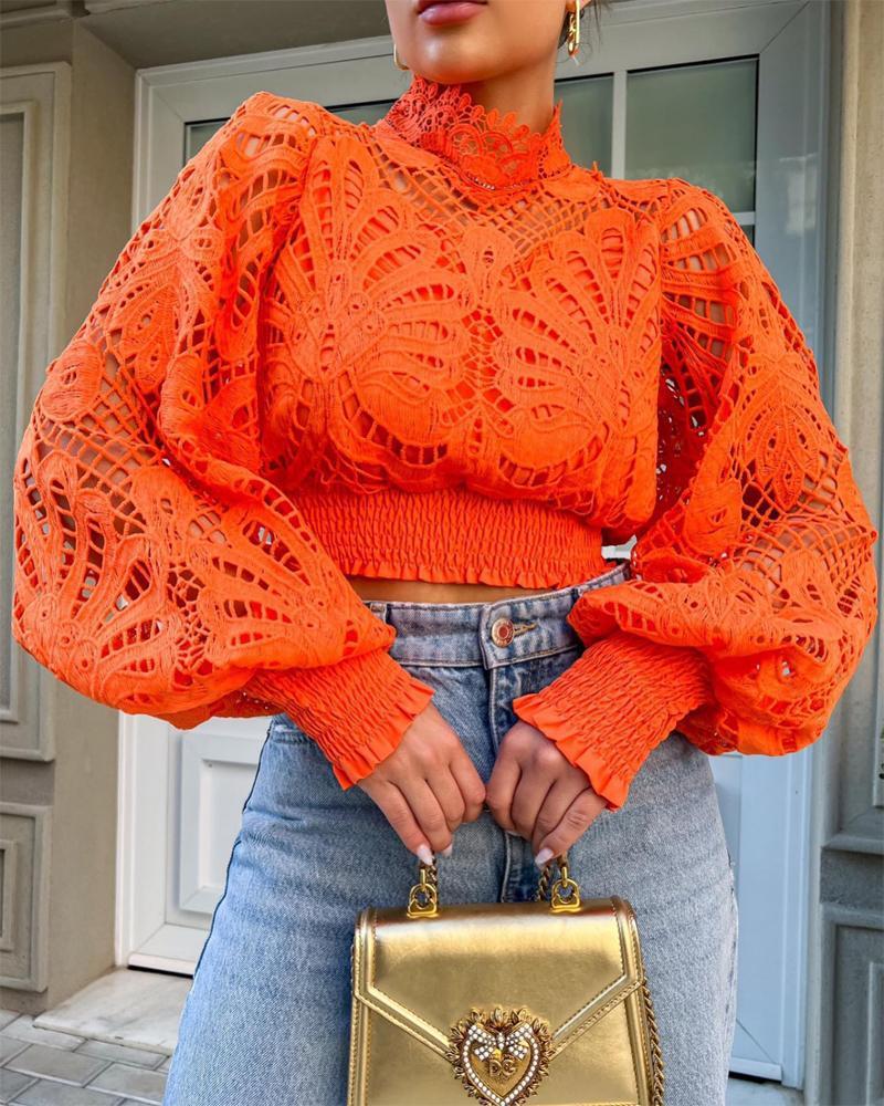 Orangefarbenes Spitzen-Hollow-out-Top