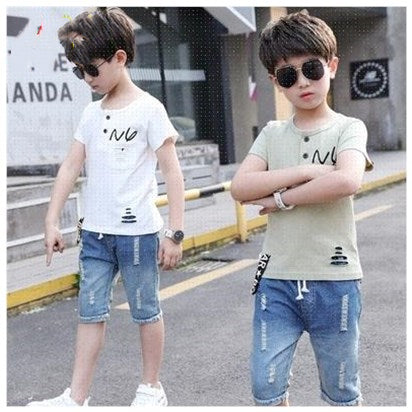 Sommer-Outfit für Jungen T-Shirt und Jeansshorts im Set
