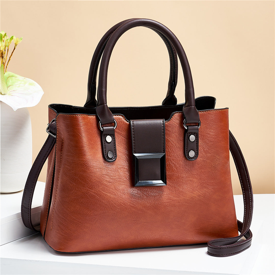 Damen Schultertasche mit großer Schnalle