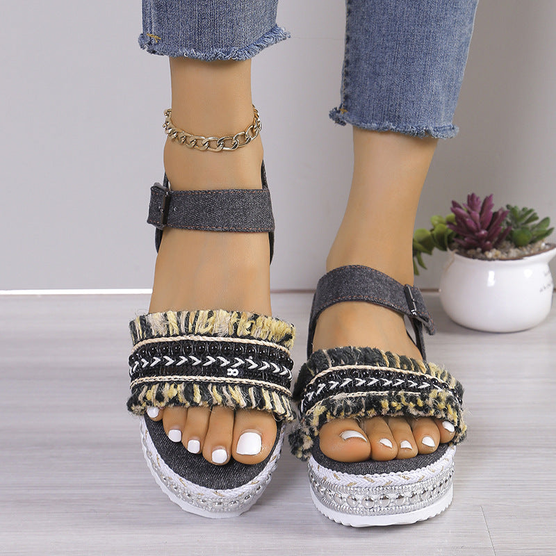 Ethno-Denim-Sandalen - Quasten, dicke Sohlen