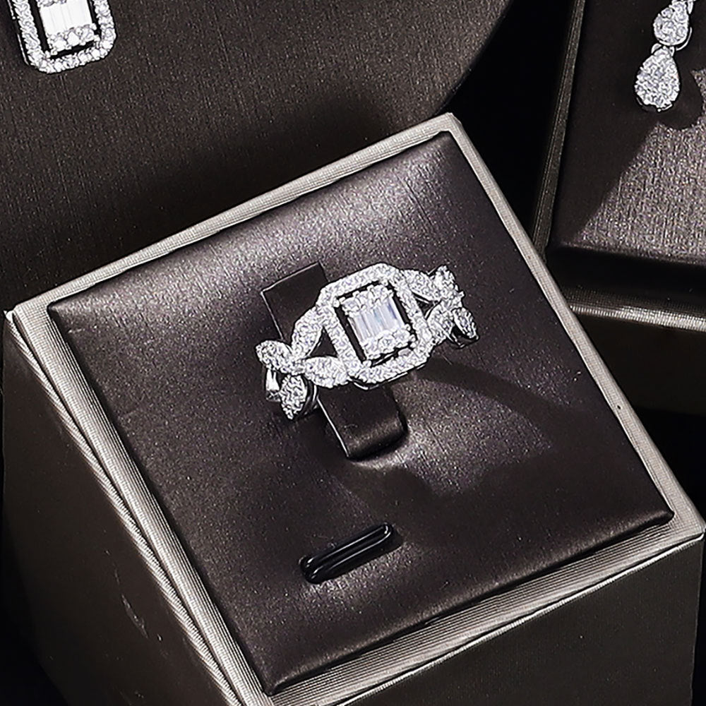 Vierer-Set Zirkon-Halskette, Ohrringe, Armband und Ring
