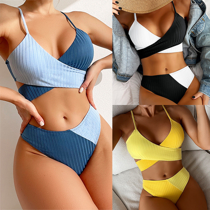 Rippen-Bikini mit Knotenrücken und gerafftem Po