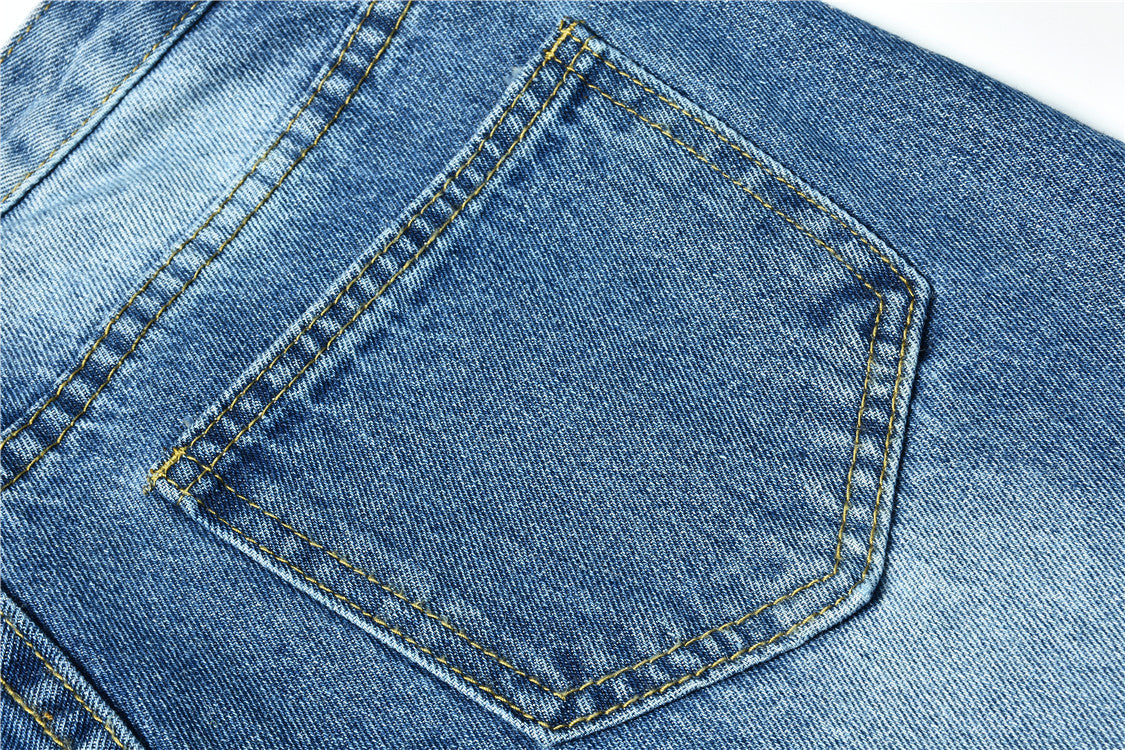 Zerrissene Jeans für Frauen mit Persönlichkeit