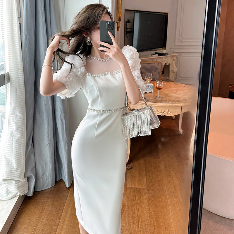 Perlenverziertes Weißes Slim Fit Maxikleid mit Rundhalsausschnitt