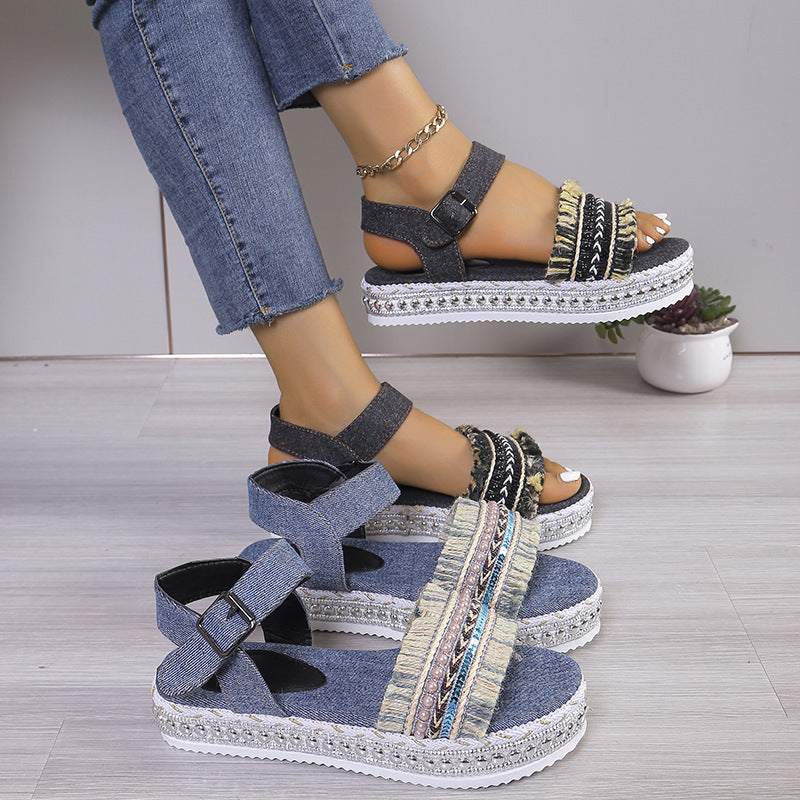 Ethno-Denim-Sandalen - Quasten, dicke Sohlen
