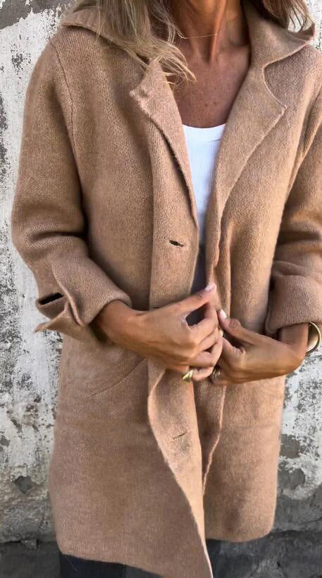 Einreihige Strickjacke im mittellangen Mantelstil