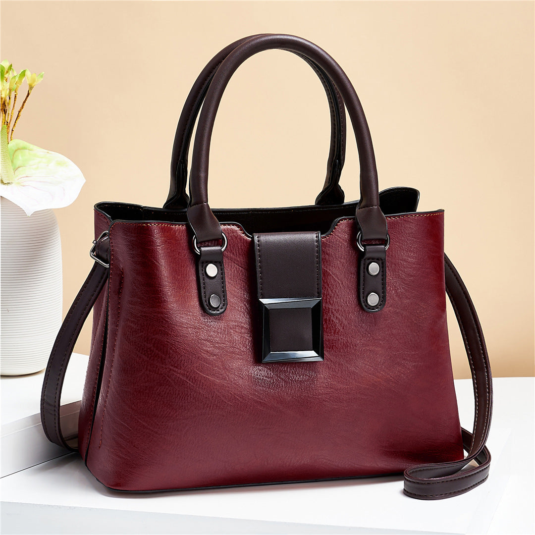 Damen Schultertasche mit großer Schnalle