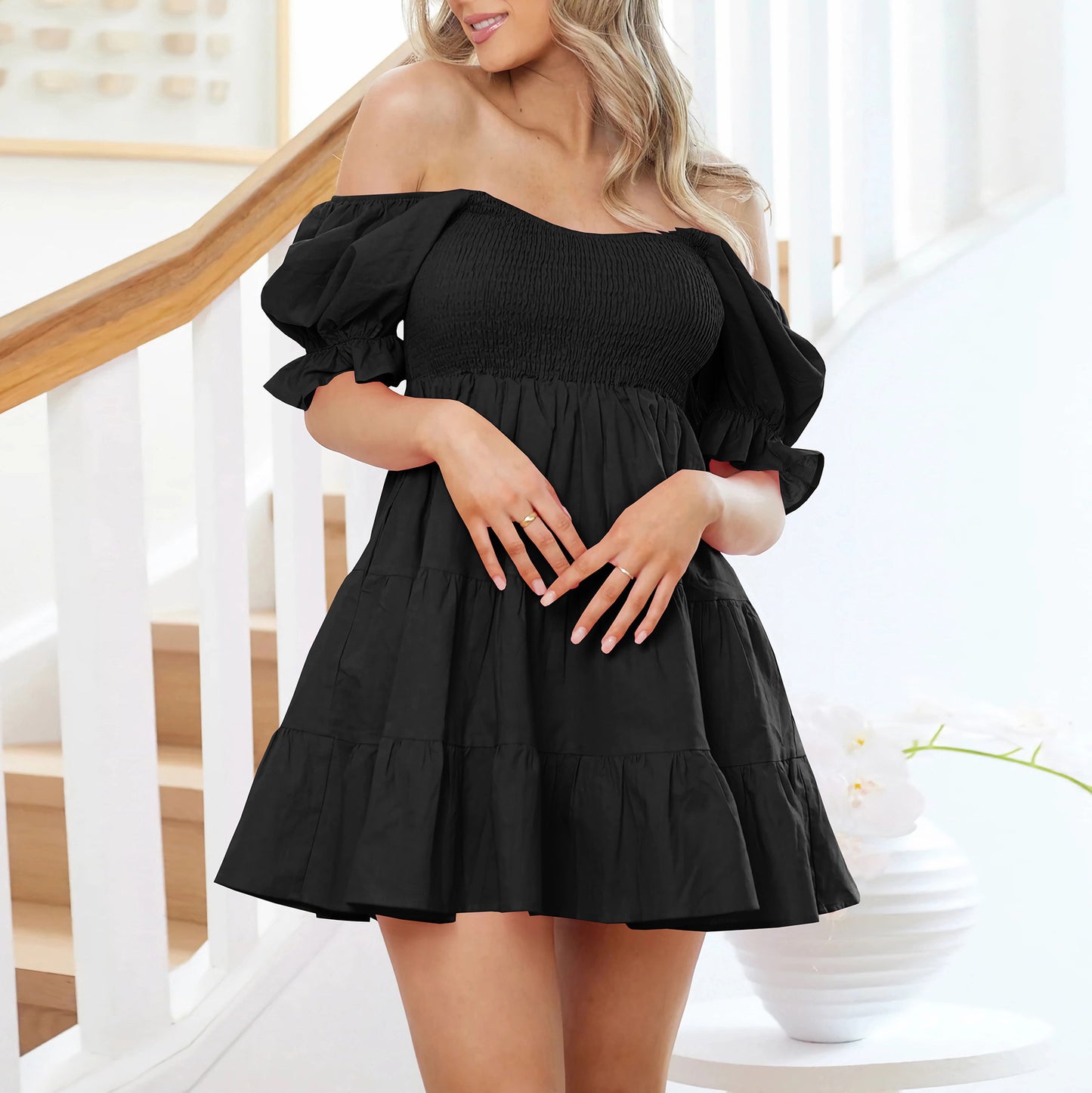 Gekräuseltes Gestuftes Kleid - Schlankes Temperament