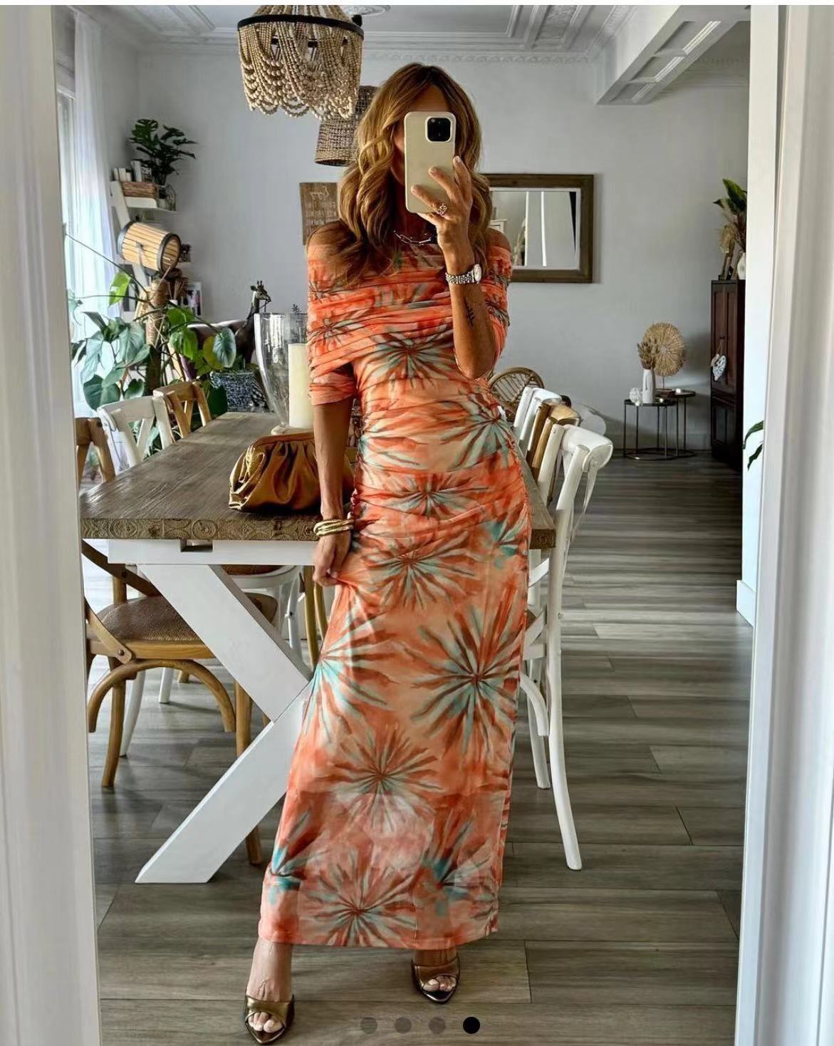 Geblümtes Slim-fit Langarmkleid ohne Ausschnitt für Damen