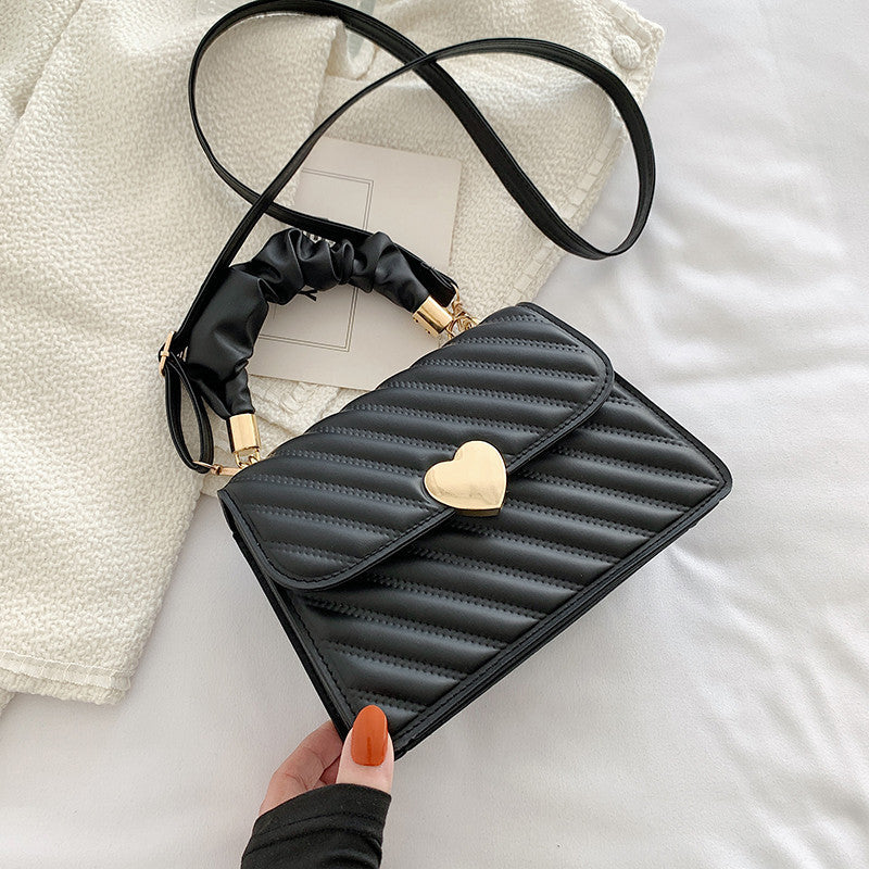 Damenhandtaschen mit modischer Ketten-Schultertasche und Liebe-Metall-Design