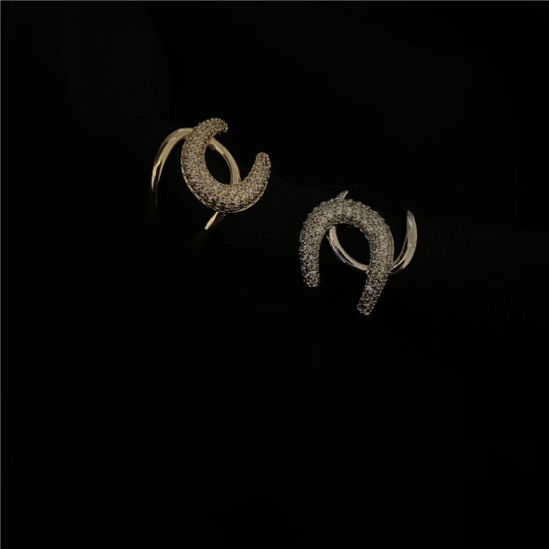 Eleganter Luxus-Ring mit Mikro-Diamanten