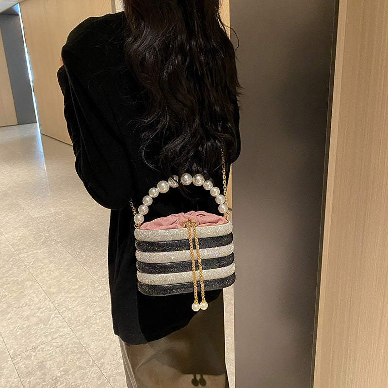 Elegante Perlen Crossbody-Tasche