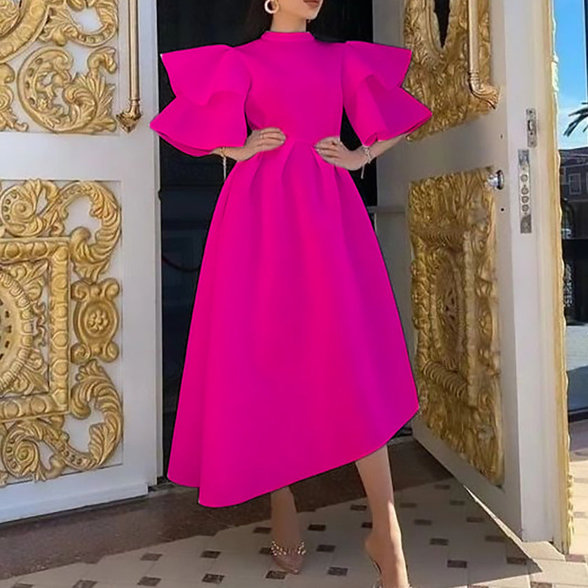 Doppellagiges Kleid mit Lotusblattärmeln und einfarbigem weitem Schnitt