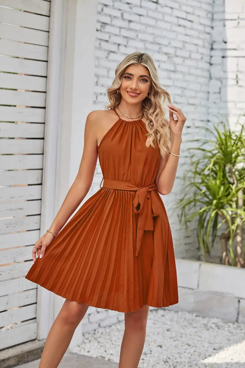 Schulterfreie Halterkleider für Damen: Eleganter Sommerstrand-Sommerkleid mit solidem Plissee-Rock"
