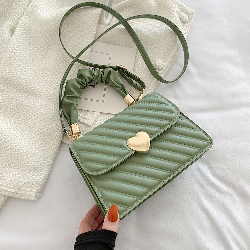 Damenhandtaschen mit modischer Ketten-Schultertasche und Liebe-Metall-Design
