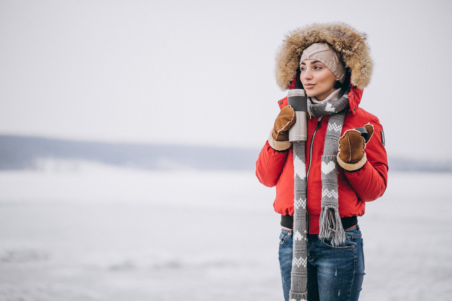 Schichten Sie sich auf den Winter mit stilvoller Winterkleidung und Jacke, um Sie warm und modisch zu halten, unabhängig von der Temperatur.