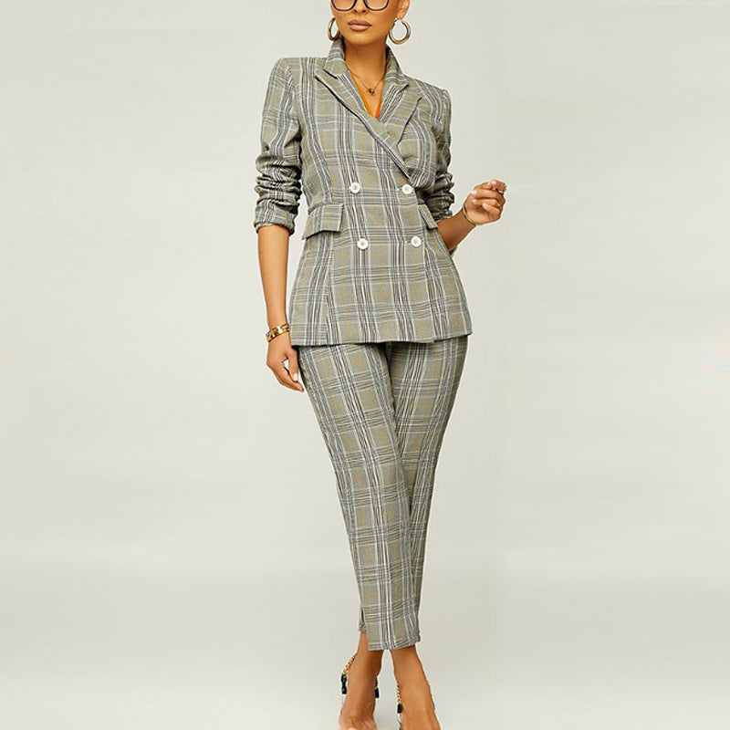 Eleganter schmaler Business-Anzug für Damen