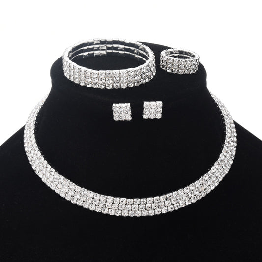 Diamant-Perlen-Multilayer-Halsketten-Set mit übertriebener Klaue