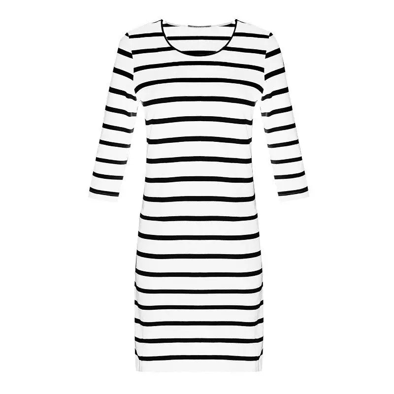 Neues gestreiftes Kleid mit kurzem Rock