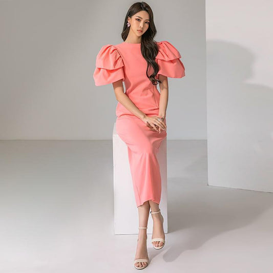 Damenkleid mit hoher Taille und schlank machenden Puffärmeln