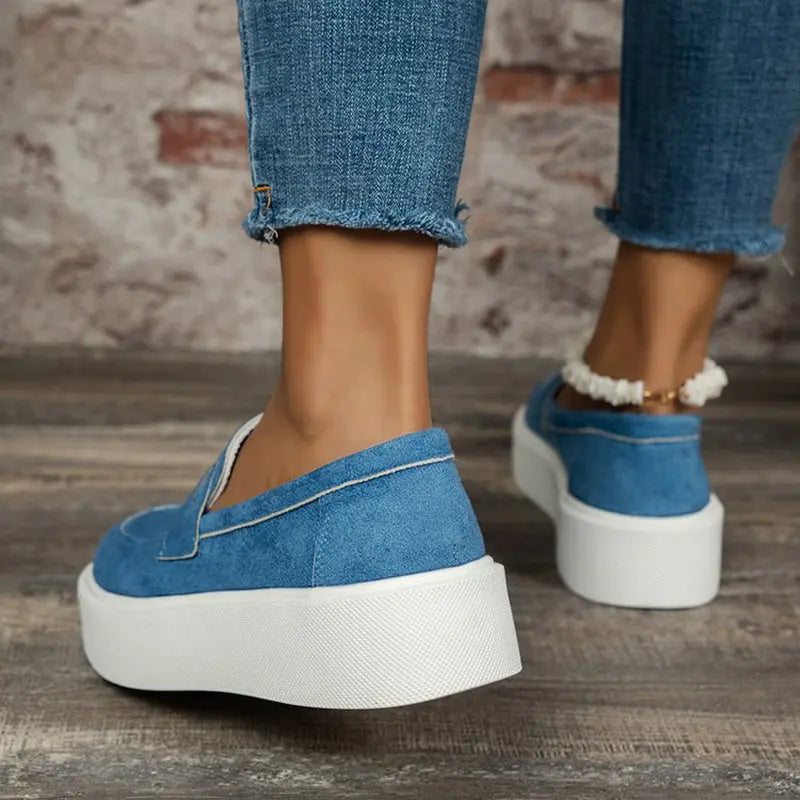 Neue Plateau-Loafer: Slip-On-Schuhe mit runder Spitze für Frauen