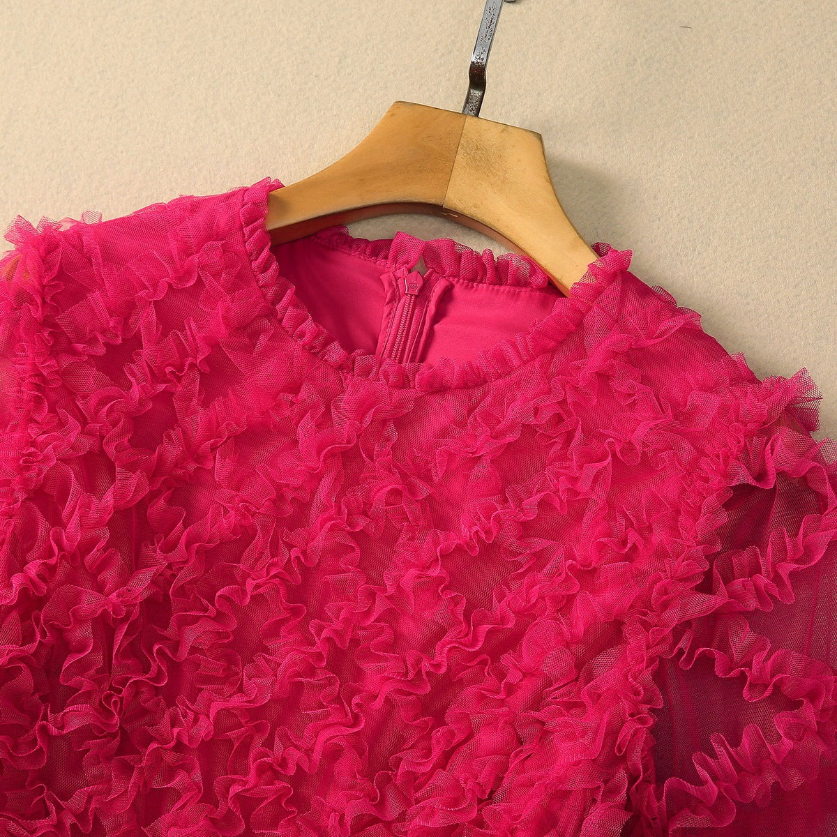 Elegantes Swing-Ballkleid mit Rhombus-Muster und Pilz-Details