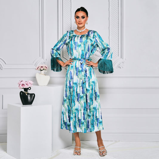 Langärmeliges, gemustertes Muslim-Arab-Kleid mit Taillenbetonung