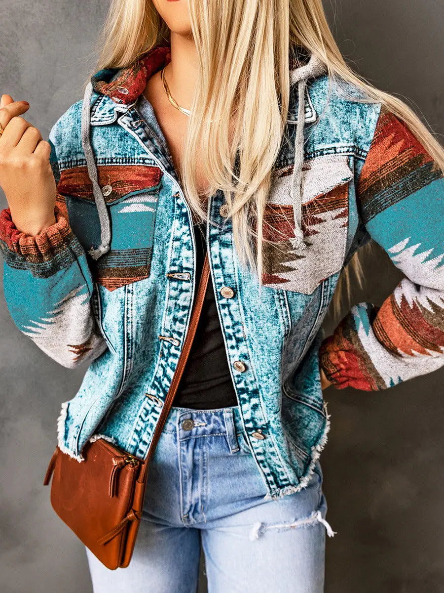 Jacke mit kapuze und jeansnähten