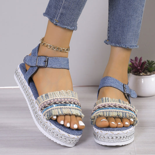 Ethno-Denim-Sandalen - Quasten, dicke Sohlen