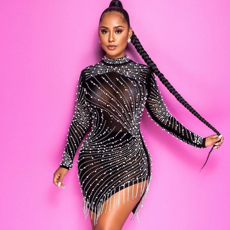 Kurzes Stretch-Kleid mit Glamour