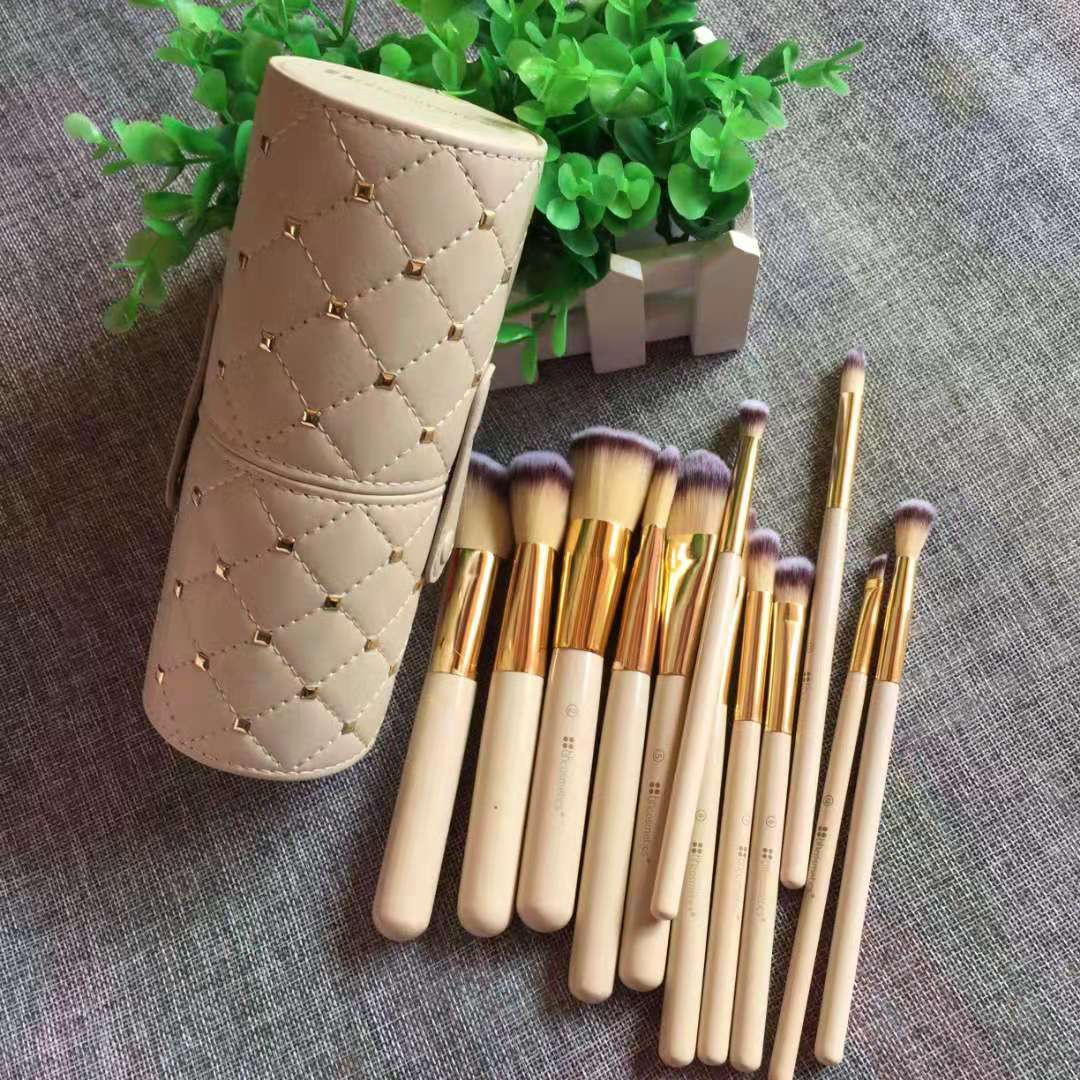 Make-up-Pinsel-Set: 12er Pack in Make-up-Eimer