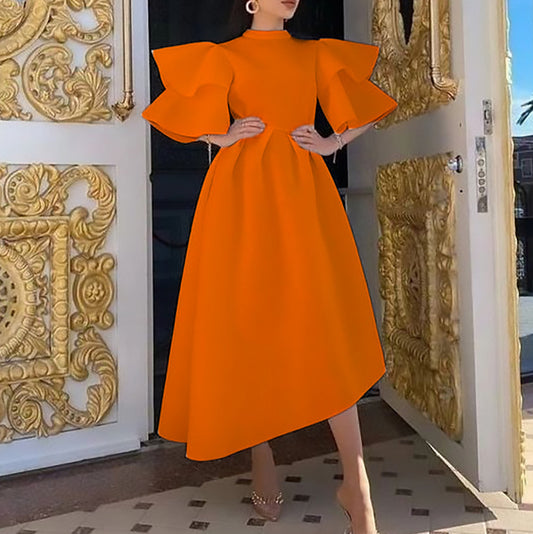 Doppellagiges Kleid mit Lotusblattärmeln und einfarbigem weitem Schnitt