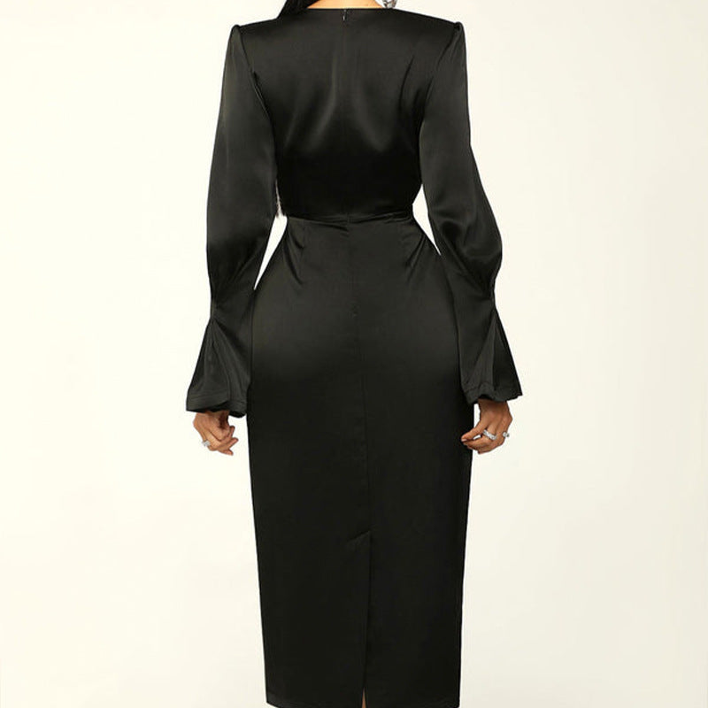 Modisches Damenkleid mit Rundhalsausschnitt und langen Ärmeln