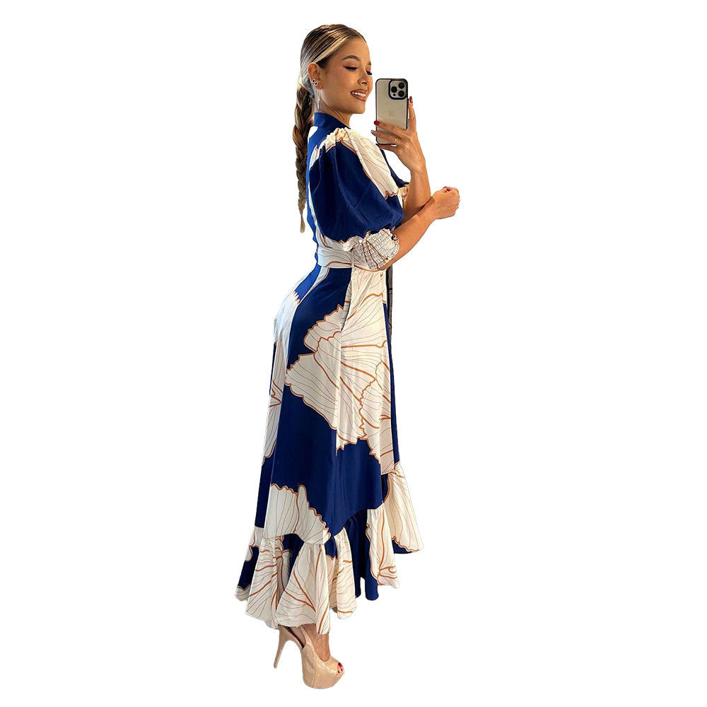 Hoch tailliertes Maxikleid mit unregelmäßigem Druck und Shirt-Cardigan-Stil