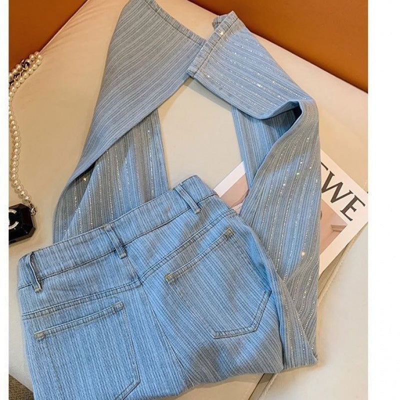 Hellblaue Damenjeans mit hoher Taille