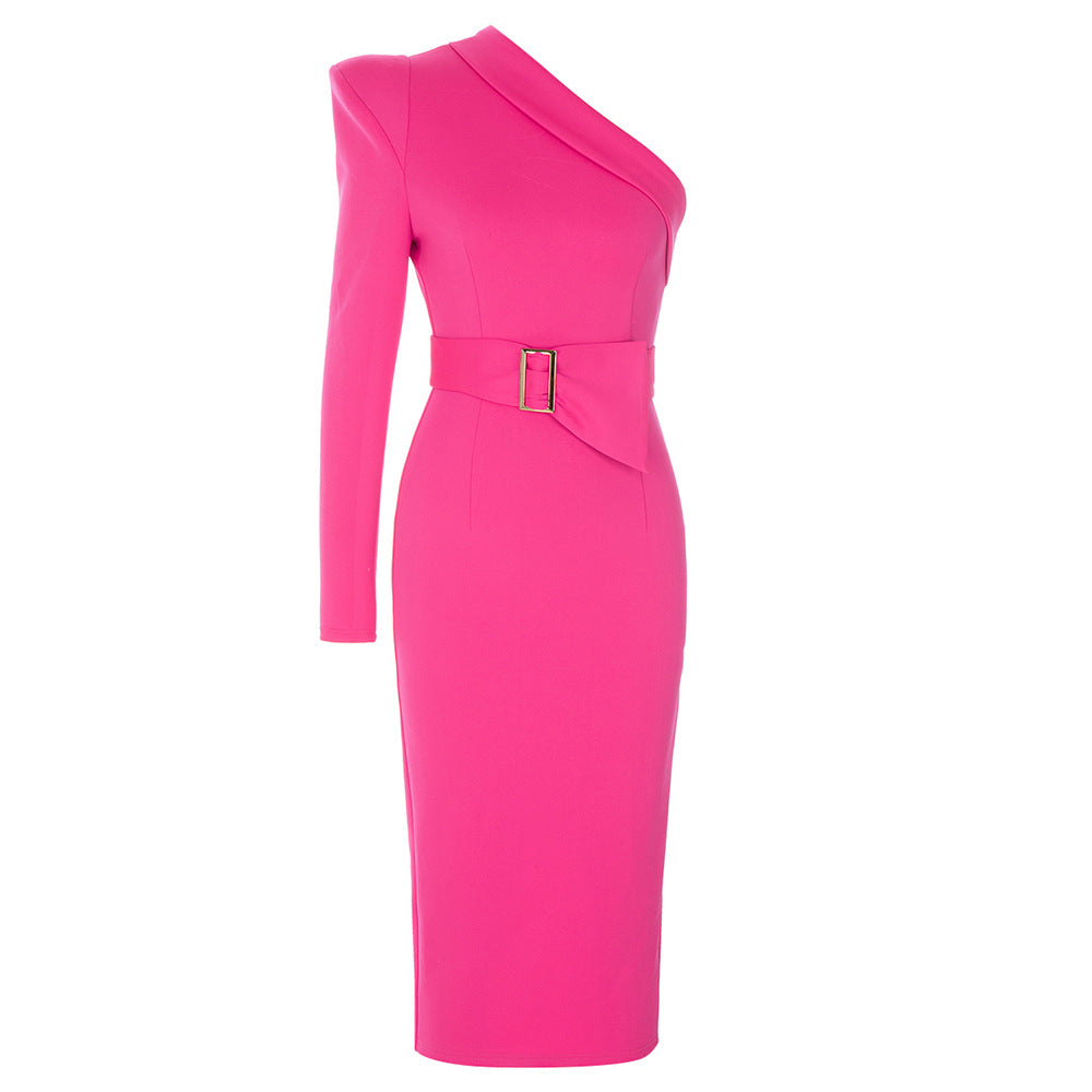 Modisches Damenkleid mit langen Ärmeln und figurbetonter Passform