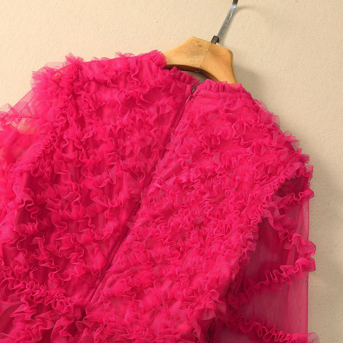 Elegantes Swing-Ballkleid mit Rhombus-Muster und Pilz-Details