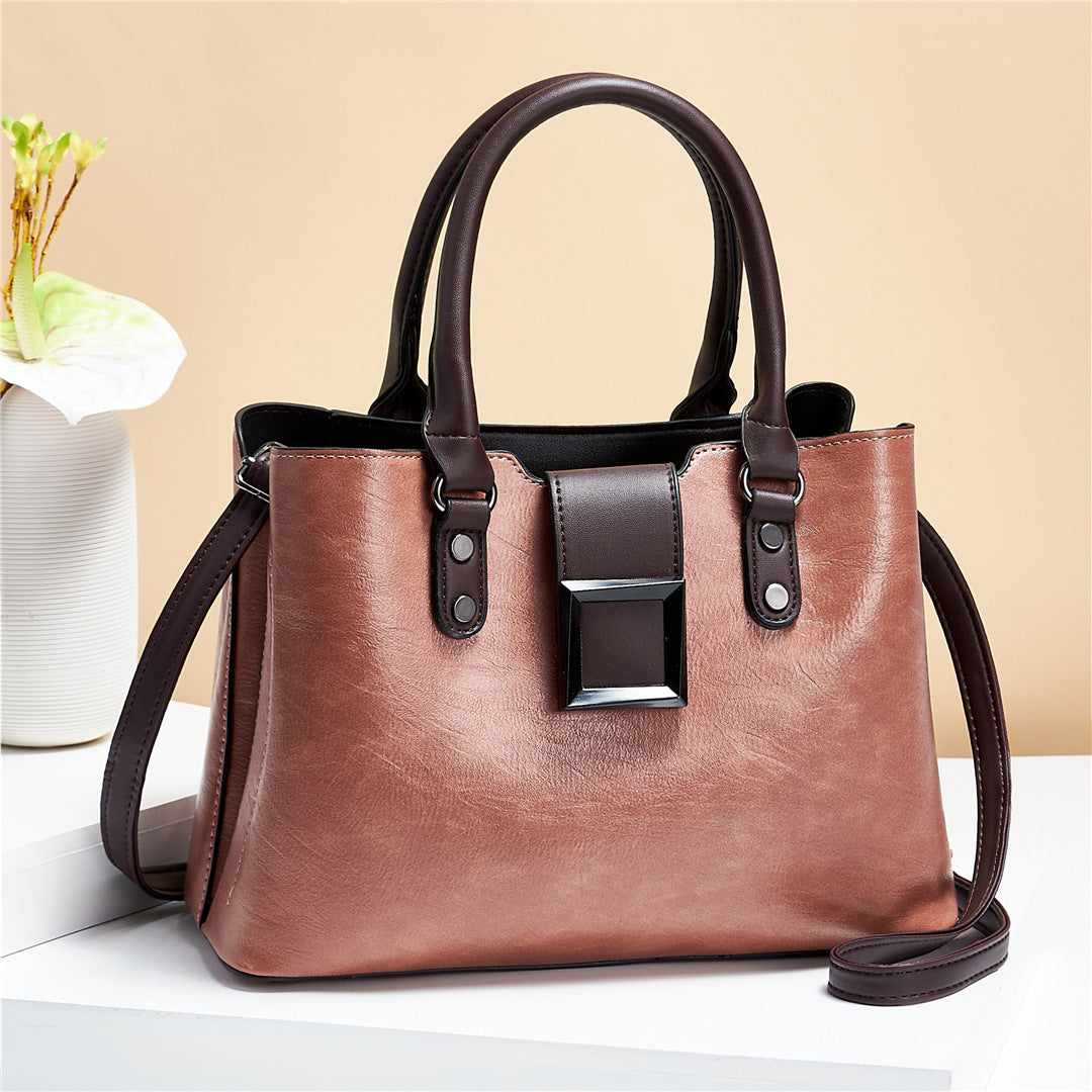 Damen Schultertasche mit großer Schnalle