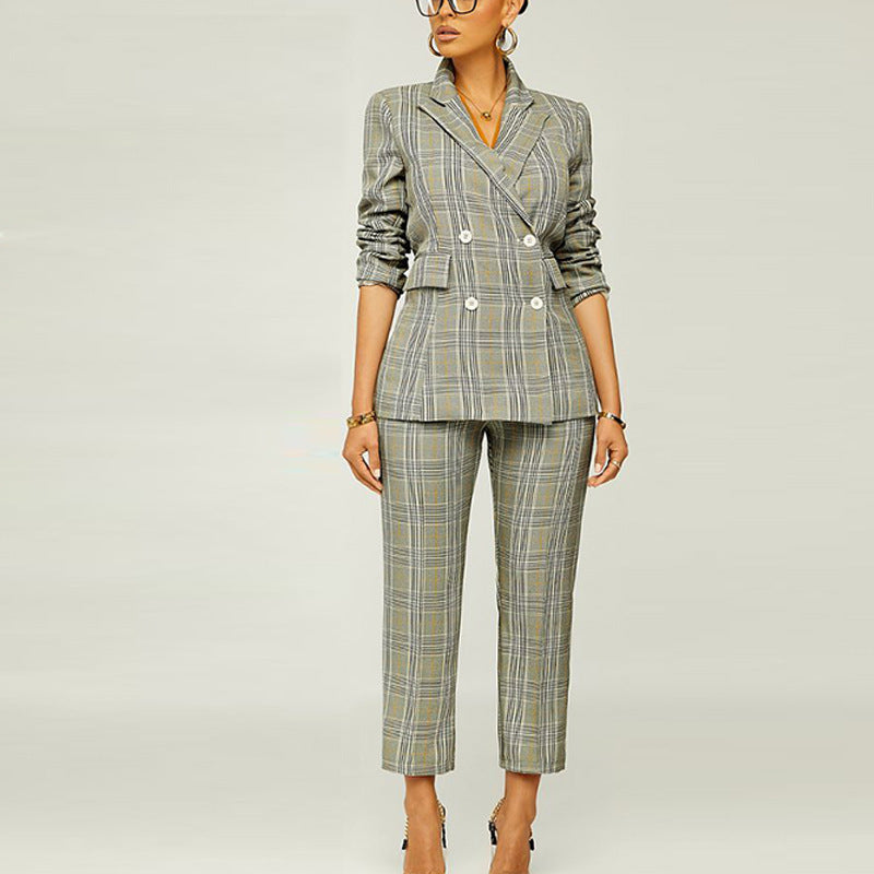 Eleganter schmaler Business-Anzug für Damen